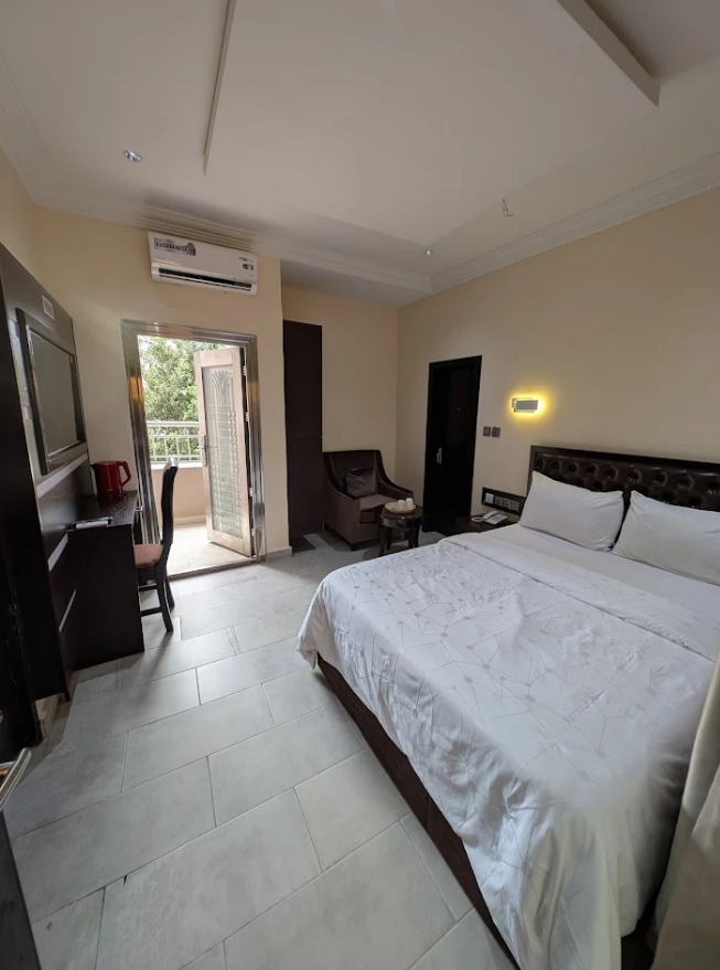 /web/uploads/116/Madina Hotel Residences/header-images/plati2.jpg